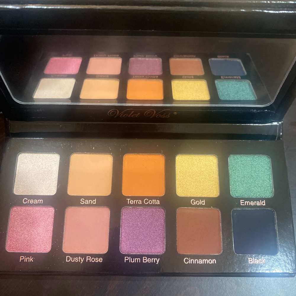 Violet Voss Essentials Eyeshadow Palette